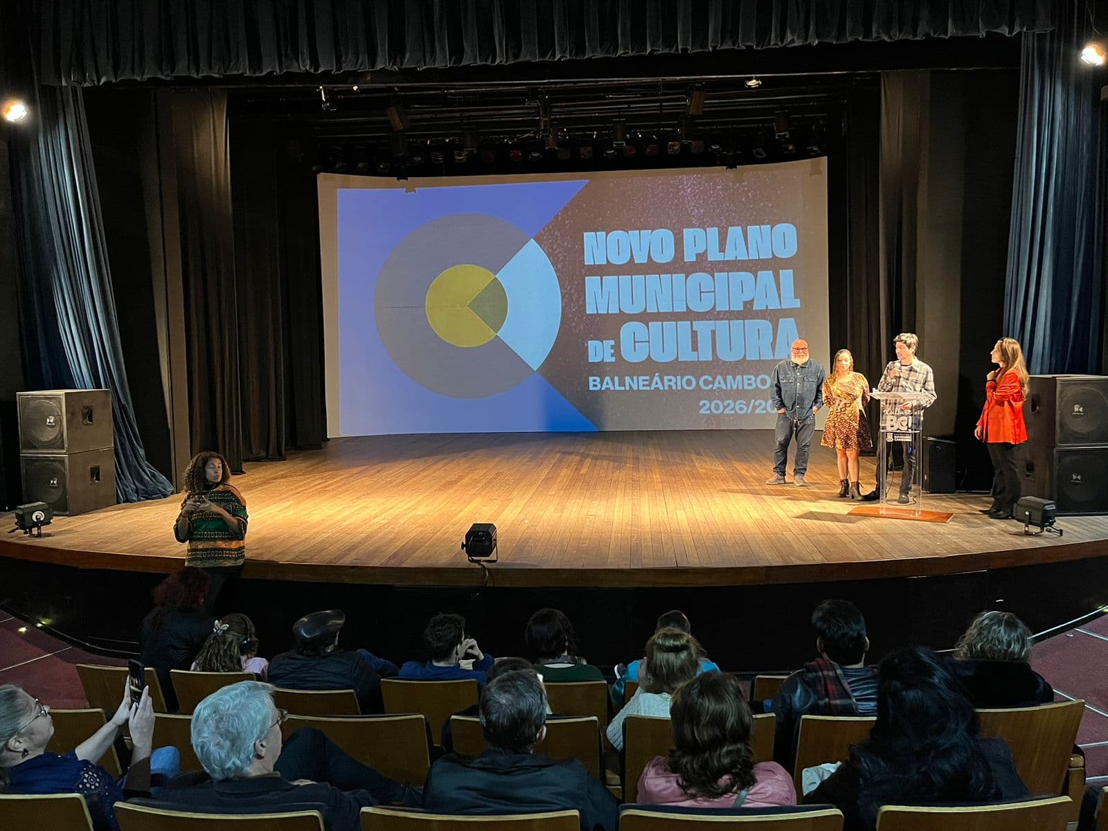 Balneário Camboriú discute metas para novo Plano Municipal de Cultura em evento com a comunidade