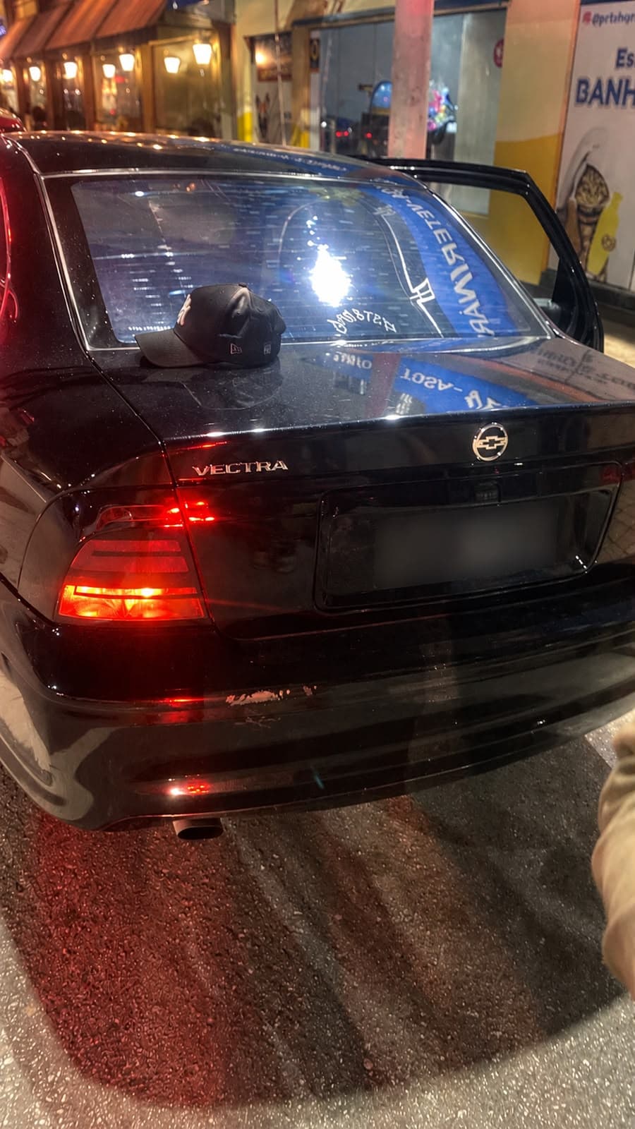 Homem é detido em Balneário Camboriú com carro furtado e mandado de prisão