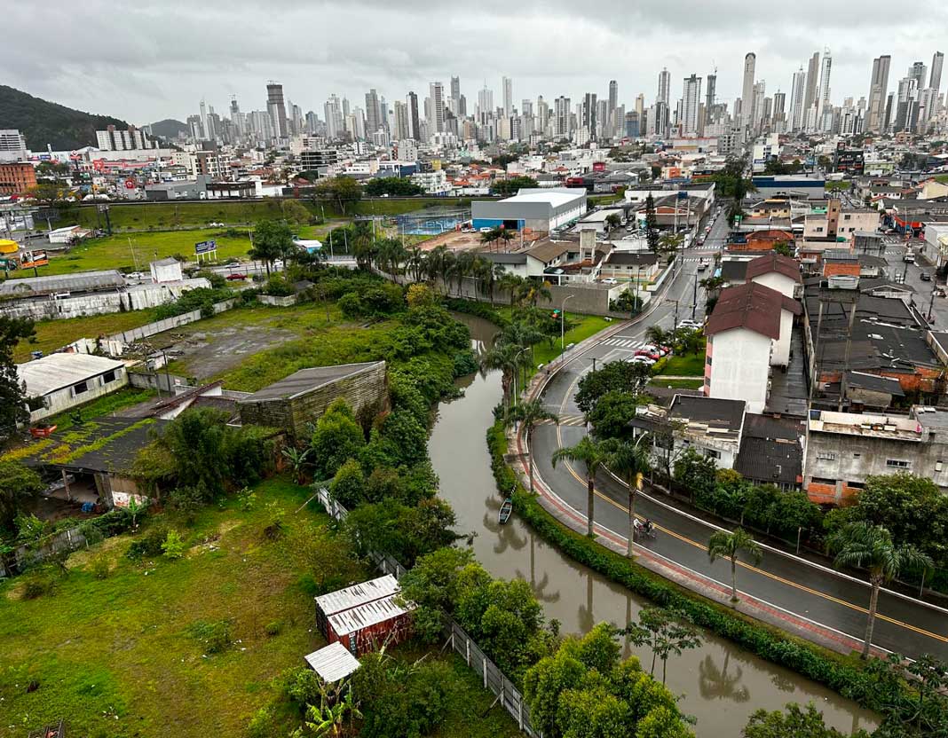 Vereador Ricardinho propõe isenção de taxas municipais para associações de moradores em Balneário Camboriú - Página 3