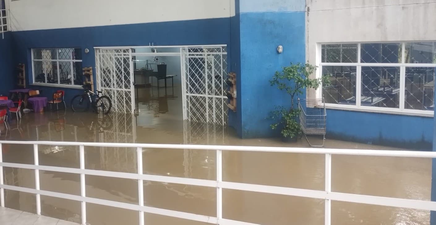 Suspensas as aulas da rede municipal de Balneário Camboriú devido às chuvas