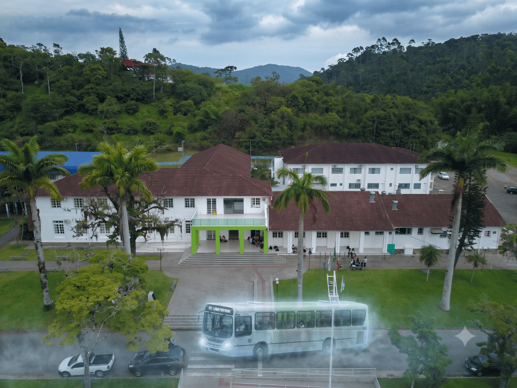 Prefeitura de Balneário Camboriú Falha em Cumprir Promessa de Transporte Escolar Gratuito para Estudantes do IFC