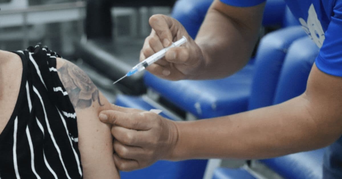 Vacinação volta ao normal após furto de fiação causar descarte de vacinas em Balneário Camboriú