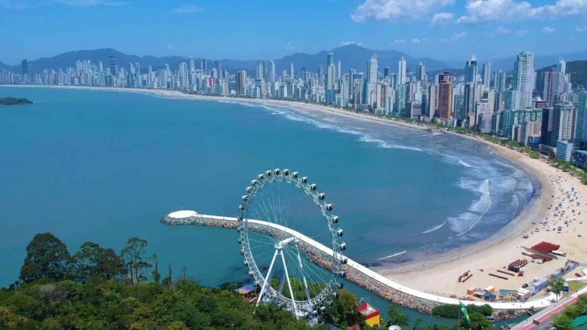 Balneário Camboriú Dispara no Mercado Imobiliário: Valorização e Vendas Batem Recordes