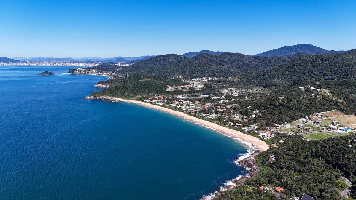 ‘Riviera Catarinense’: área preservada dispara até 200% e vira aposta imobiliária em SC