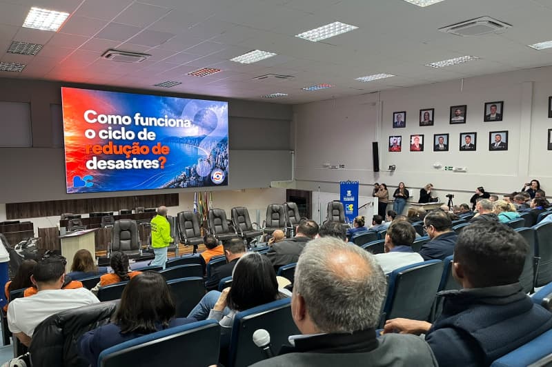 Balneário Camboriú apresenta plano para preparar cidade para situações de emergência