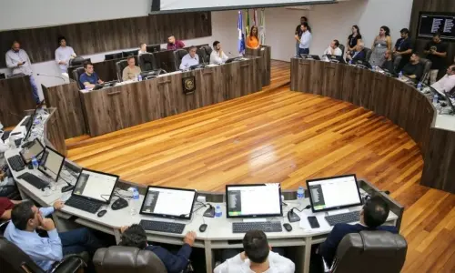 Balneário Camboriú: Vereadores aprovam veto a condenados por abuso sexual no serviço público