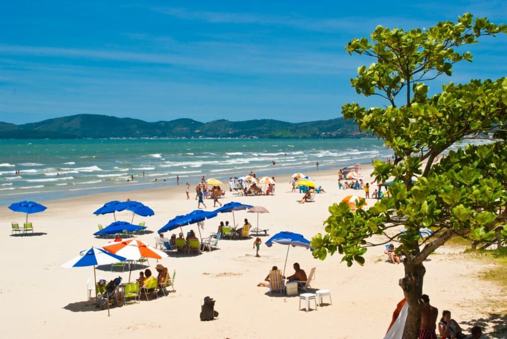 Itapema supera Balneário Camboriú e lidera ranking do m² mais caro do Brasil