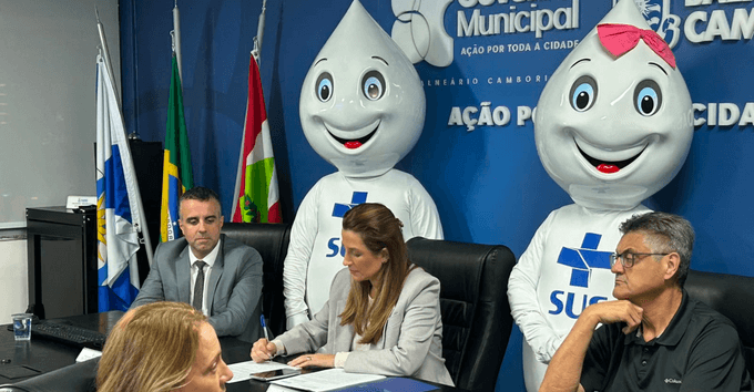 Balneário Camboriú sanciona gratificação para vacinadores e amplia valorização da enfermagem na rede municipal